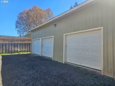 591 SE Carrol Street Winston OR 97496