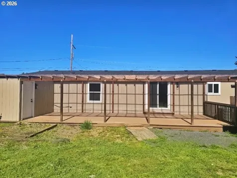 591 SE Carrol Street Winston OR 97496