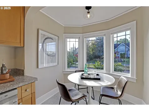 621 NE Ainsworth Street Portland OR 97211