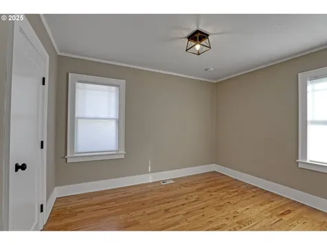 621 NE Ainsworth Street Portland OR 97211