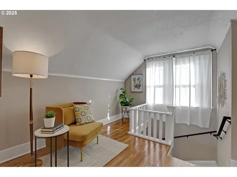 621 NE Ainsworth Street Portland OR 97211