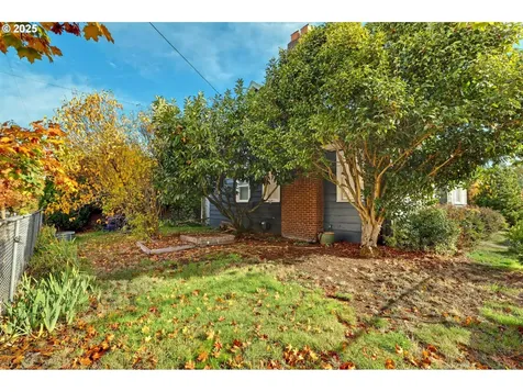 621 NE Ainsworth Street Portland OR 97211