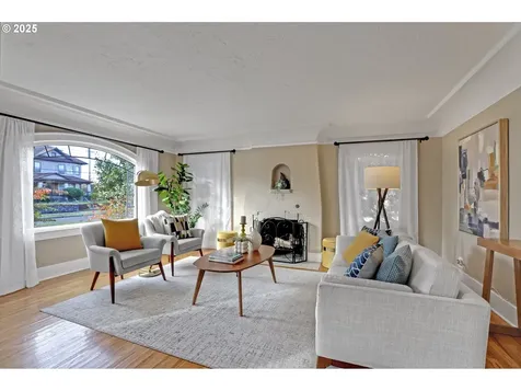 621 NE Ainsworth Street Portland OR 97211