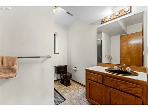 17501 NE Clackamas Street Portland OR 97230
