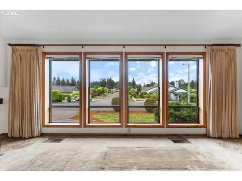 17501 NE Clackamas Street Portland OR 97230