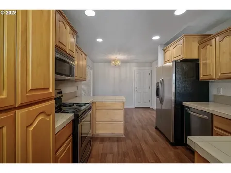 1897 NE Lucy Belle Street Mcminnville OR 97128