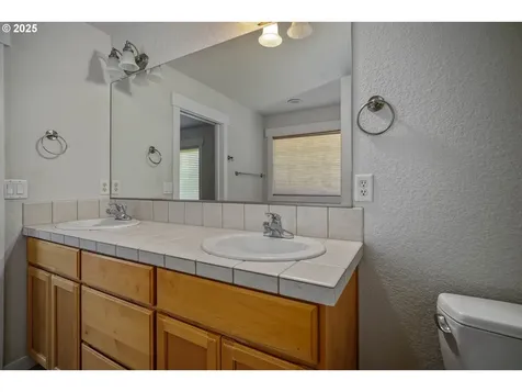1897 NE Lucy Belle Street Mcminnville OR 97128
