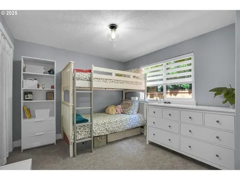 18244 Van Fleet Avenue Sandy OR 97055