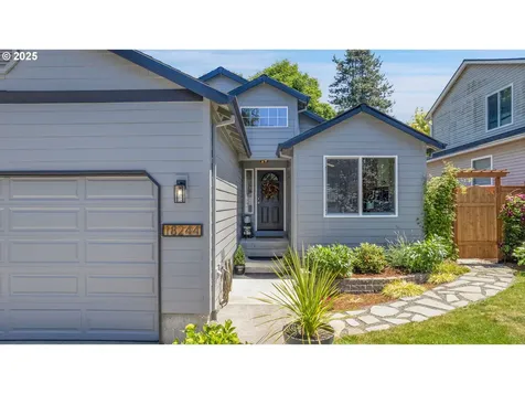 18244 Van Fleet Avenue Sandy OR 97055