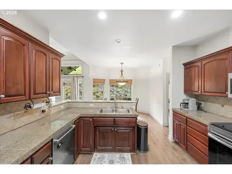 1700 NW Avery Street Roseburg OR 97471