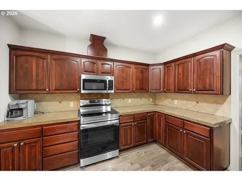 1700 NW Avery Street Roseburg OR 97471