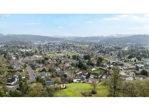 1700 NW Avery Street Roseburg OR 97471
