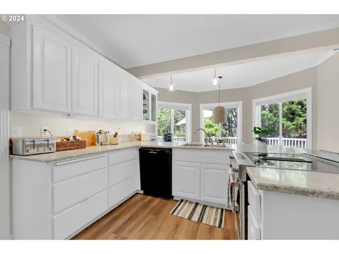 7297 Holly Street Springfield OR 97478