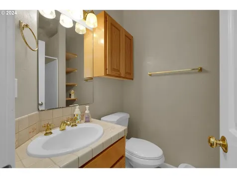7297 Holly Street Springfield OR 97478