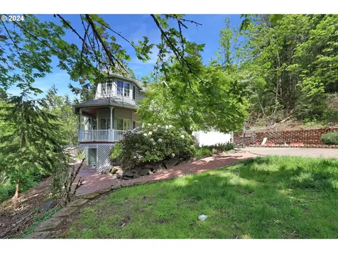 7297 Holly Street Springfield OR 97478