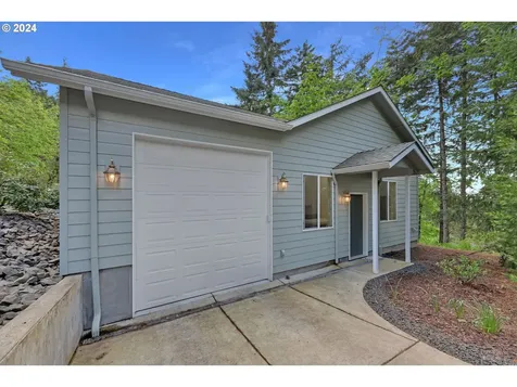 7297 Holly Street Springfield OR 97478