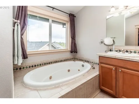 33102 Felisha Way Scappoose OR 97056