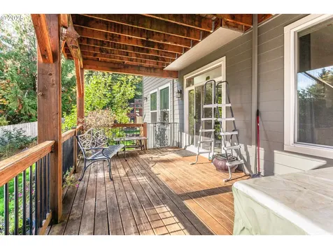 33102 Felisha Way Scappoose OR 97056