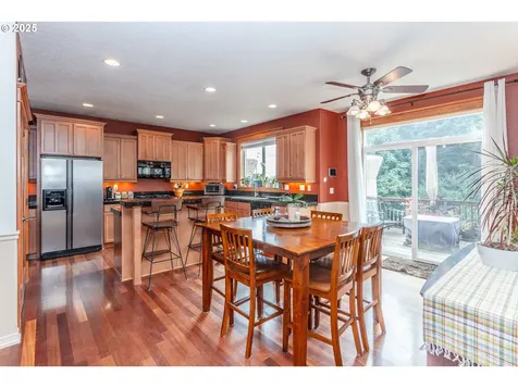 33102 Felisha Way Scappoose OR 97056