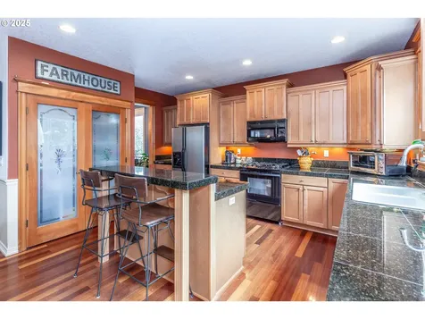 33102 Felisha Way Scappoose OR 97056