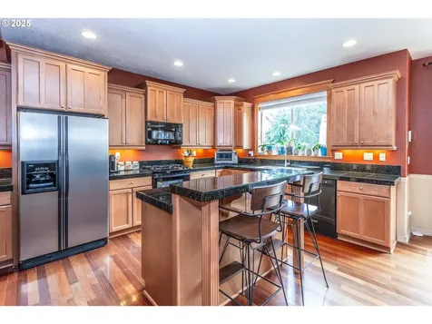 33102 Felisha Way Scappoose OR 97056