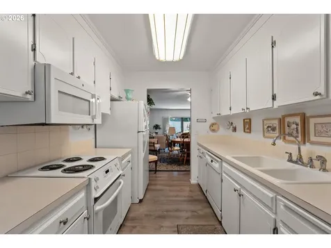 4246 NE 125th Place Portland OR 97230