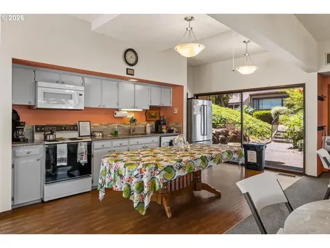4246 NE 125th Place Portland OR 97230