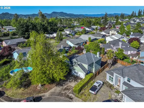 4493 Glacier Street Springfield OR 97478
