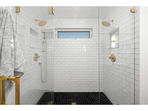 3287 NE Bryce Street Portland OR 97212