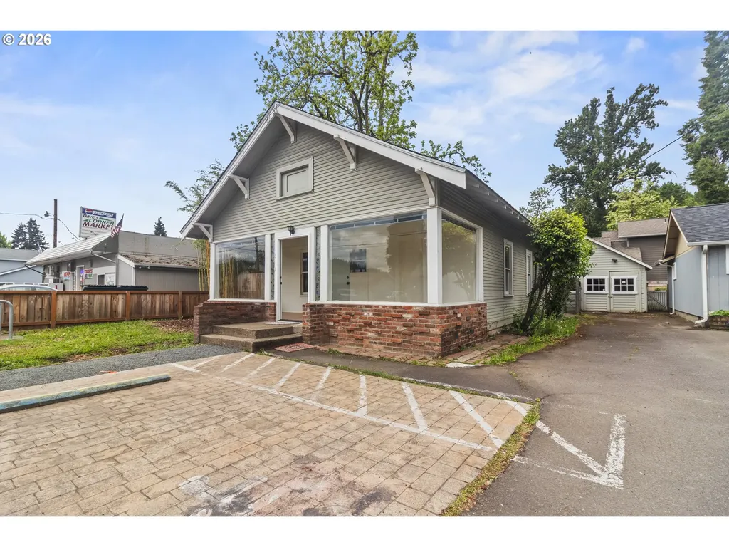 647 N 9th Street Cottage Grove OR 97424