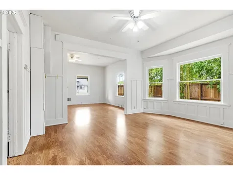 647 N 9th Street Cottage Grove OR 97424