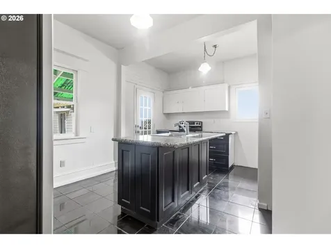 647 N 9th Street Cottage Grove OR 97424