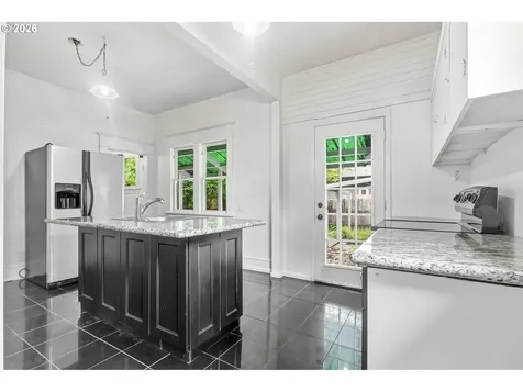 647 N 9th Street Cottage Grove OR 97424