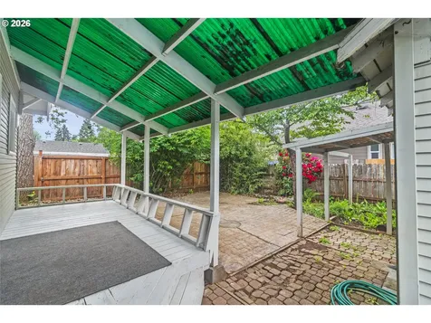 647 N 9th Street Cottage Grove OR 97424