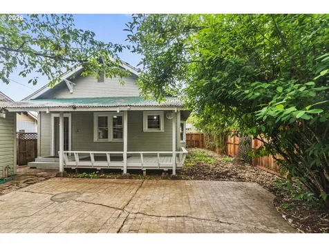 647 N 9th Street Cottage Grove OR 97424