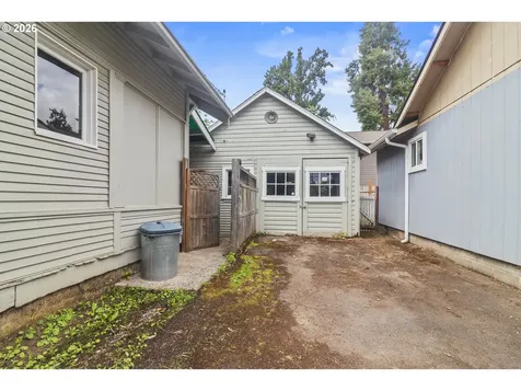 647 N 9th Street Cottage Grove OR 97424