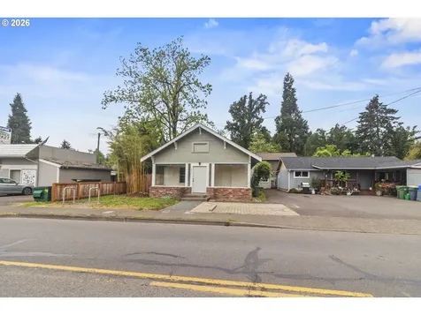 647 N 9th Street Cottage Grove OR 97424