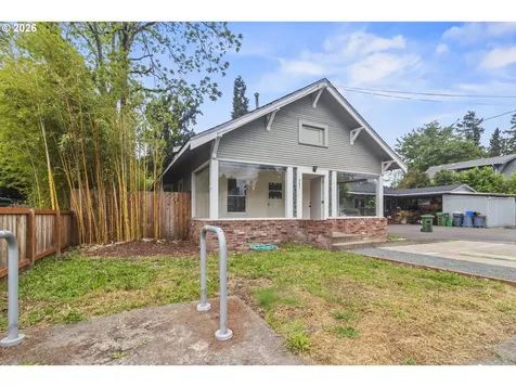 647 N 9th Street Cottage Grove OR 97424