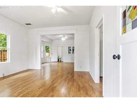 647 N 9th Street Cottage Grove OR 97424