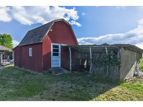 807 Cedar Street Yoncalla OR 97499