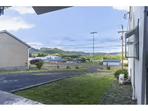 807 Cedar Street Yoncalla OR 97499