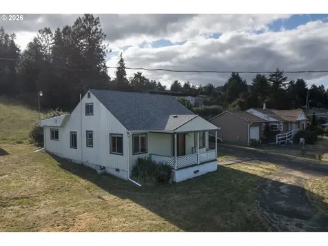 807 Cedar Street Yoncalla OR 97499