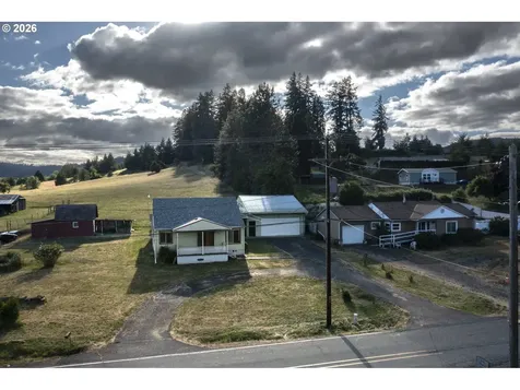 807 Cedar Street Yoncalla OR 97499