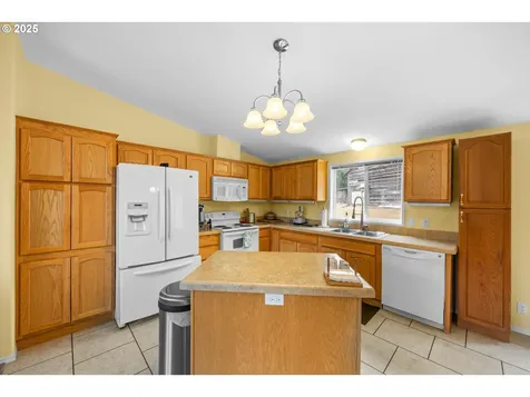 150 Riverwood Lane Oakland OR 97462