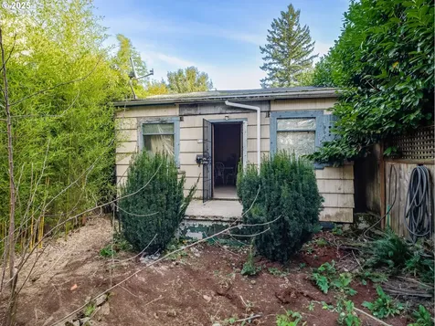 5926 NE 22nd Avenue Portland OR 97211