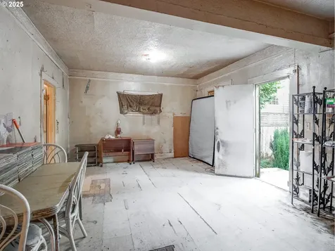 5926 NE 22nd Avenue Portland OR 97211
