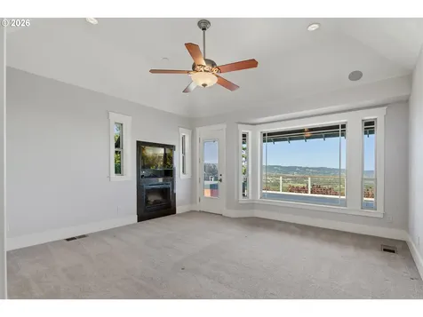 18885 NE Buena Vista Drive Dundee OR 97115