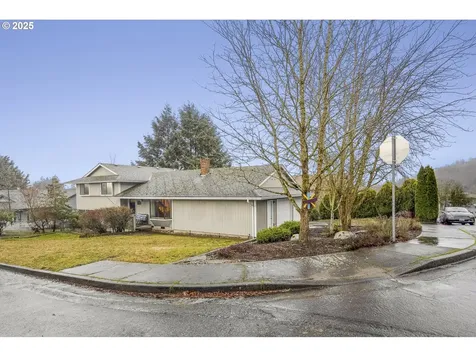 4324 SE Anderegg Drive Portland OR 97236