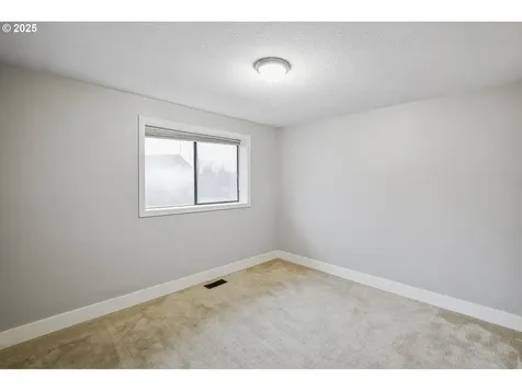 4324 SE Anderegg Drive Portland OR 97236