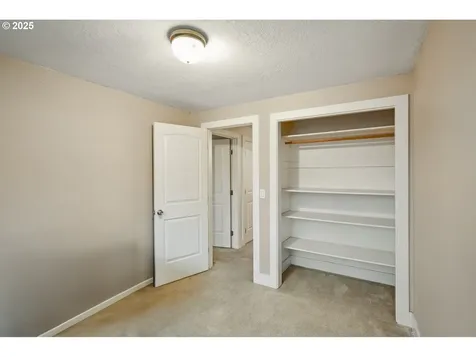 4324 SE Anderegg Drive Portland OR 97236